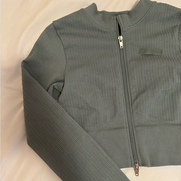 Bo + Tee double zipper crop workout jacket - Picture 2 of 4